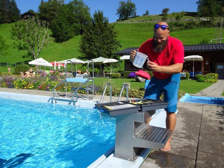 Ein Leben zwischen Wasser, Bergen und glücklichen Gesichtern - Bademeister Berndt Zündel