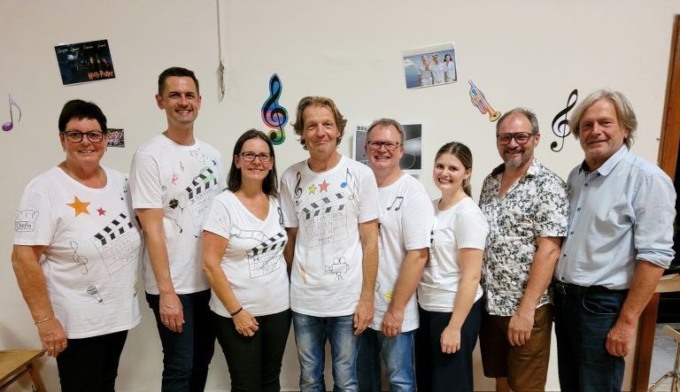 Sie freuten sich über ein tolles Abschlusskonzert der Lochauer Jungmusikanten: Kulturreferentin Petra Rührnschopf, Mario Kohler, Michaela Schmid, Stefan Nobis, Michael Schmid, Jana Schmid, Vorstand Helmut Immler und Bürgermeister Frank Matt. - Bilder vom Konzert als krönendem Abschluss des Jungmusikanten-Ferienlagers des MV Lochau - Bilder vom Konzert als krönendem Abschluss des Jungmusikanten-Ferienlagers des MV Lochau