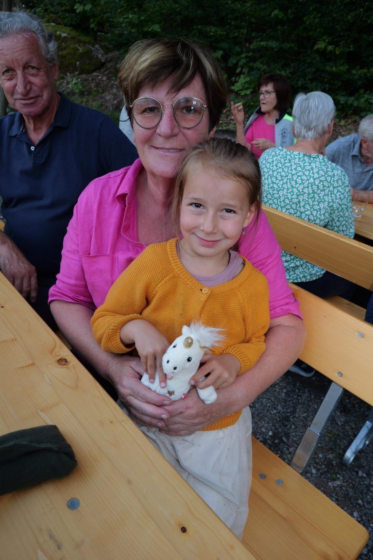 Renate und Malea Reisch hatten viel Vergnügen auf dem Parzellenabend. - Parzellenabend in Gampelün - Gampelün, Parzellenabend