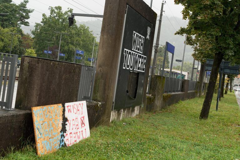 "Vorarlberg stellt sich gegen diesen feigen Angriff auf Vielfalt und Kunstfreiheit"