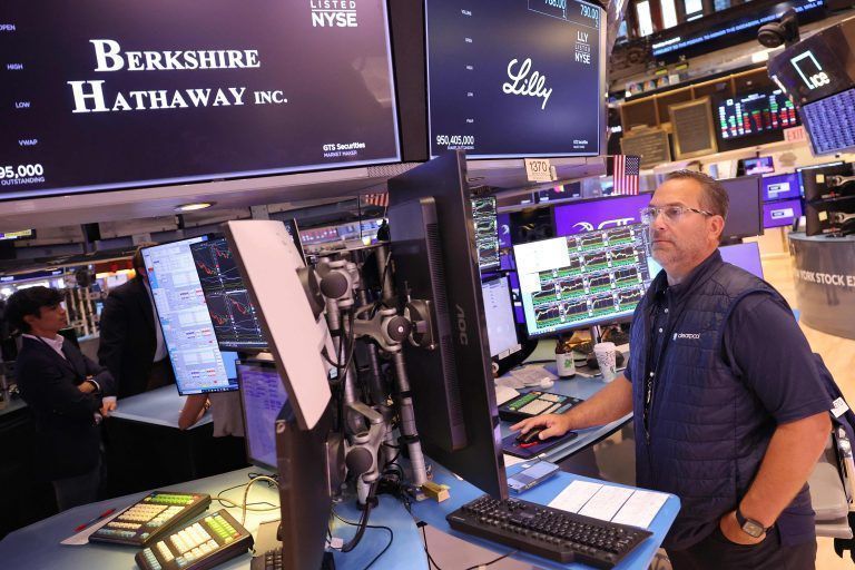 US-NYSE-OPENS-TUESDAY-AFTER-GLOBAL-MARKETS-SAW-HISTORIC-SELLOFFS