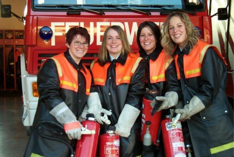 Feuerwehrfrauen beim Leistungswettbewerb
