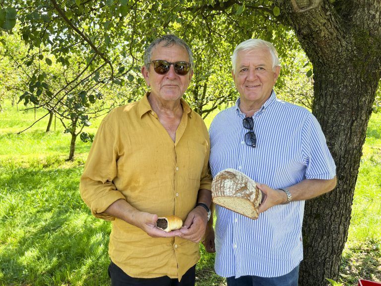Alt-Präsidenten Helmut Khüny und Franz Abbrederis wissen was mundet