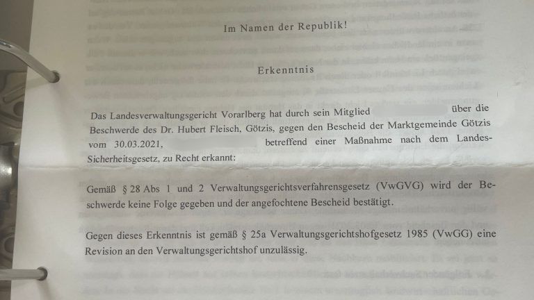 Der Vorarlberger Bischof Benno Elbs (62) ist von Papst Franziskus zum Apostolischen Administrator der Erzdiözese Vaduz bestellt worden. Wie der Vatikan und die Liechtensteiner Erzdiözese Mittwochmittag mitteilten, hat der Papst das mit Erreichen der - 1