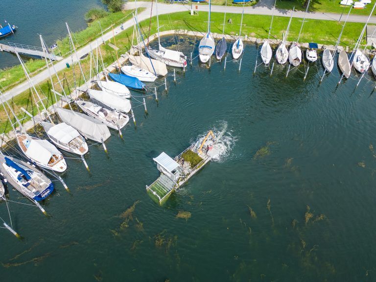 Seekuh im Einsatz, Bilder von den Arbeitern auf der Seekuh. Sie waren diese Woche in Hard im Einsatz und haben heute ihren letzten Tag.