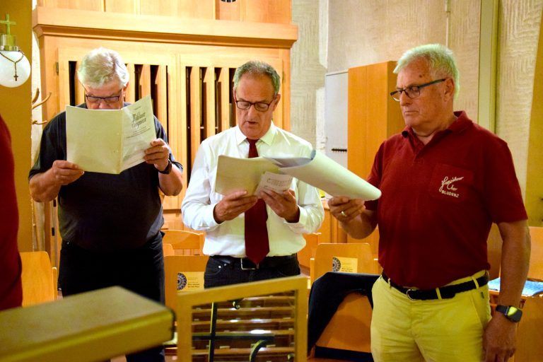 Der Franziskanerchor Bludenz singt in der Heilig-Kreuzkirche