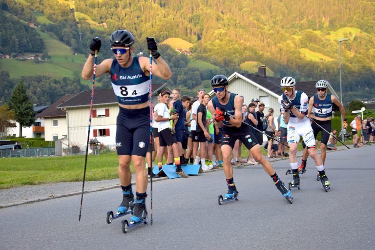 FIS Sommer Grand Prix und FIS Youth Cup, Montafon Nordic Sportzentrum, Schanzenanlage, Bewerb, Anlage tagsüber und am Abend während der Siegerehrung