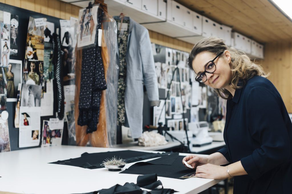 Kerstin Resch Köck ist die Herrin über die Theaterkostüme