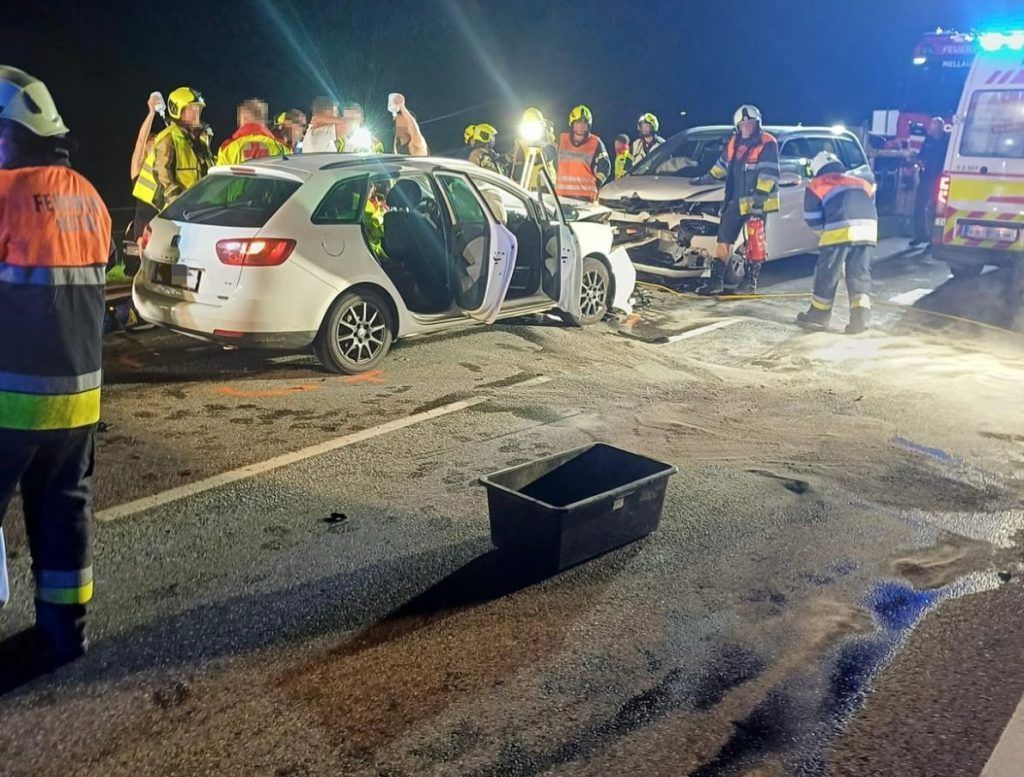 Kollision in Reuthe: Pkw prallte gegen Auto mit Familie