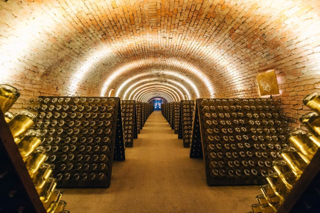 Vorarlberg &#8220;sprudelt&#8221;: Nach Zurückhaltung 2023 gönnt man sich wieder ein Glas Sekt