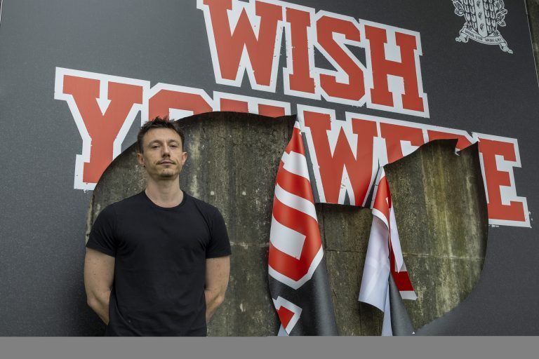 Vandalismus in Bregen KUB Plakate zerstört Ausstellung Wish you were Gay Gay Schriftzug herausgeschnitten Umfrage Personen Meinungen