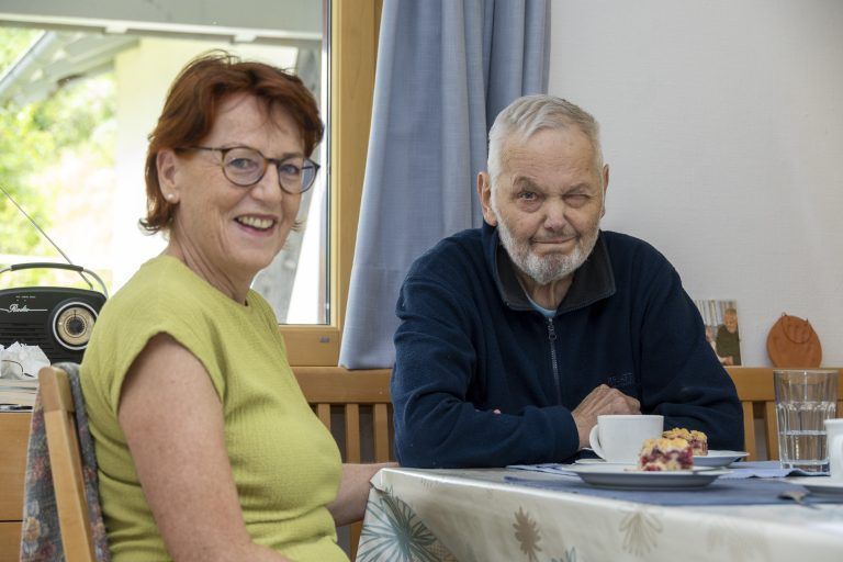 Wir sind bei Armin Jochum und Gudrun Winkler, sie betreut Herrn Jochum im Rahmen von Zeitpolster.