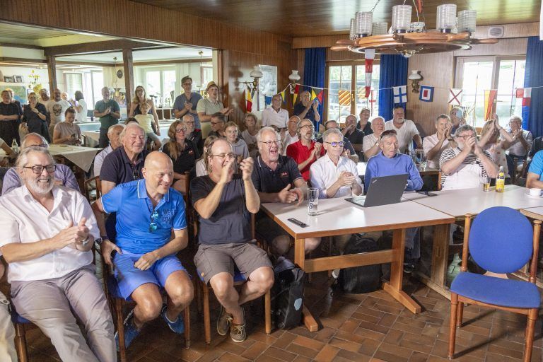 Public Viewing zur Olympiafahrt von Lukas Mähr mit Jubel