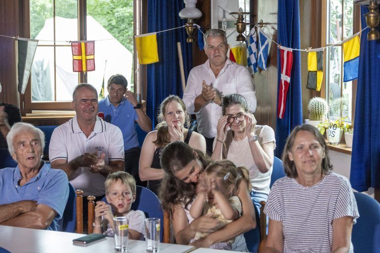 Public Viewing zur Olympiafahrt von Lukas Mähr mit Jubel