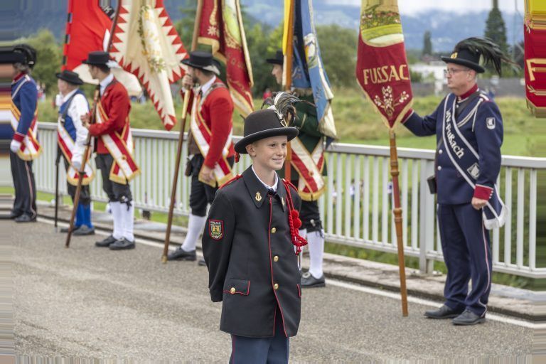 Weltrekordversuch Blasmusik die Festlichkeiten zum 100. Geburtstag des Vorarlberger Blasmusikverbandes (VBV) sind in vollem Gange: Nach der Ausstellungseröffnung „tuten & blasen“ im vorarlberg museum und dem „Zirkus Luft-i-Kuss“ im Festspielhaus folgt am 25. August ein weiterer Höhepunkt im Festkalender – der Auftritt von mehr als 6.000 Musiker:innen aus der Vierländerregion Bodensee am Vorarlberger und Schweizer […]