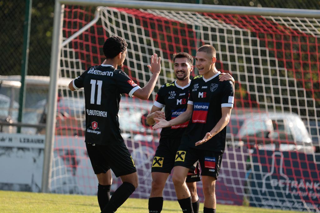 Aufsteiger Lauterach fordert Spitzenreiter Austria Salzburg 