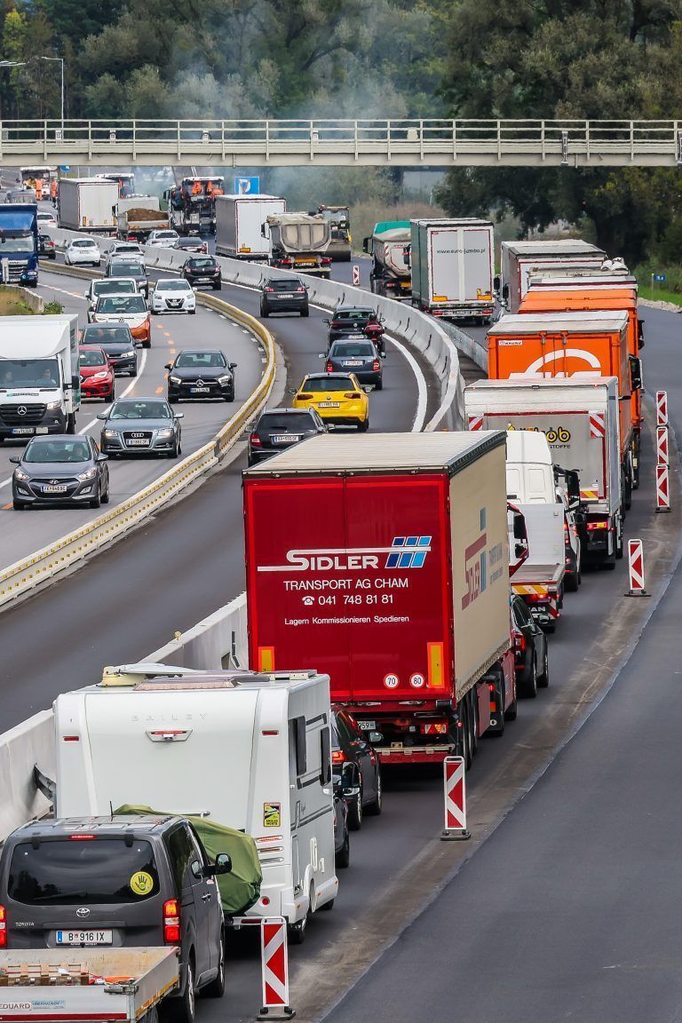 stau a14, baustelle von dornbirn west richtung dornbirn nordstau a14, baustelle von dornbirn west richtung dornbirn nord, gegen 12:00 uhrstau a14, baustelle von dornbirn west richtung dornbirn nord, gegen 12:00 uhr