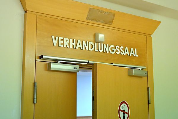Acht Jahre Haft für Vater, der 14-Jährigen zum Räuber machte