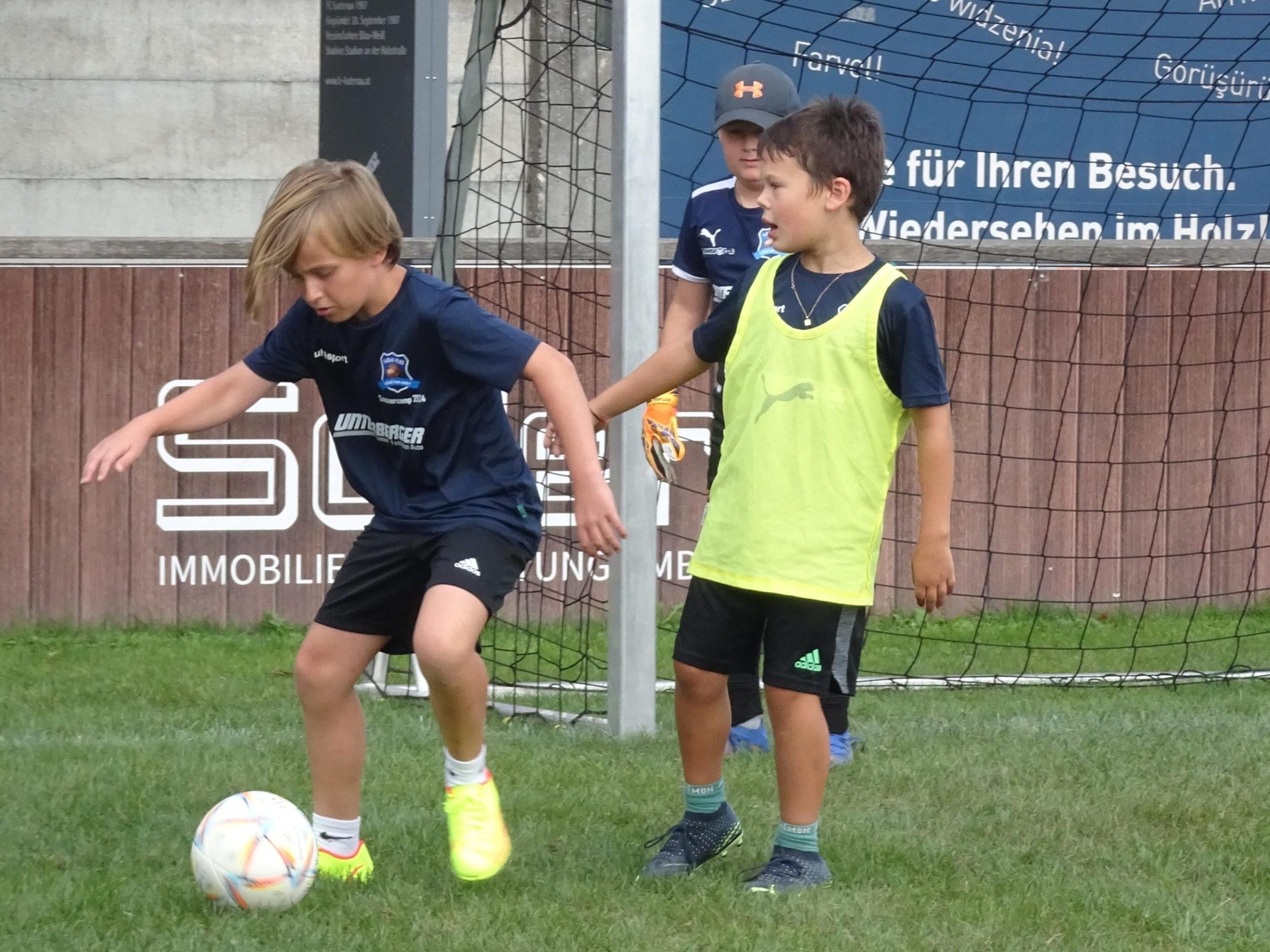 Natürlich stand Fußball im Mittelpunkt. - Ein letztes Mal kicken, dann ab in die Schule - Der FC Lustenau 1907 lud zum 11. BMW Unterberger Sommercamp „Fit for School“.
