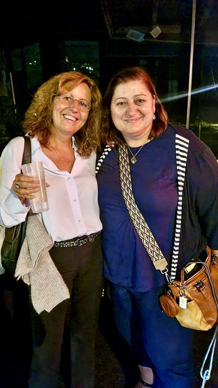 Natascha Meier und Mona Egger-Grabher (Landesverband f. Amateurtheater) - Premiere Üsre Fraua