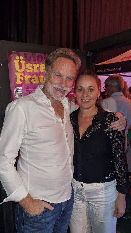 Regisseur Dirk Waanders und Jasmin Meindl (Intendantin Landestheater Dinkelsbühl) - Premiere Üsre Fraua