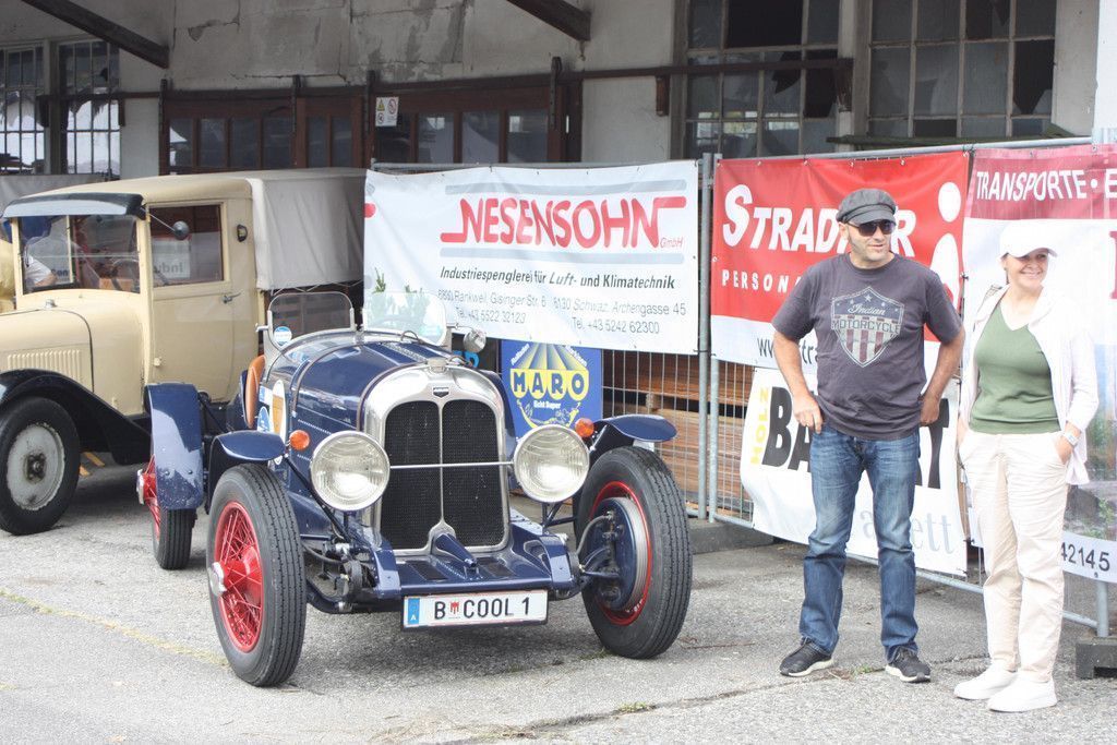 Mit Oldtimerfans wurde großes Dorffest gefeiert