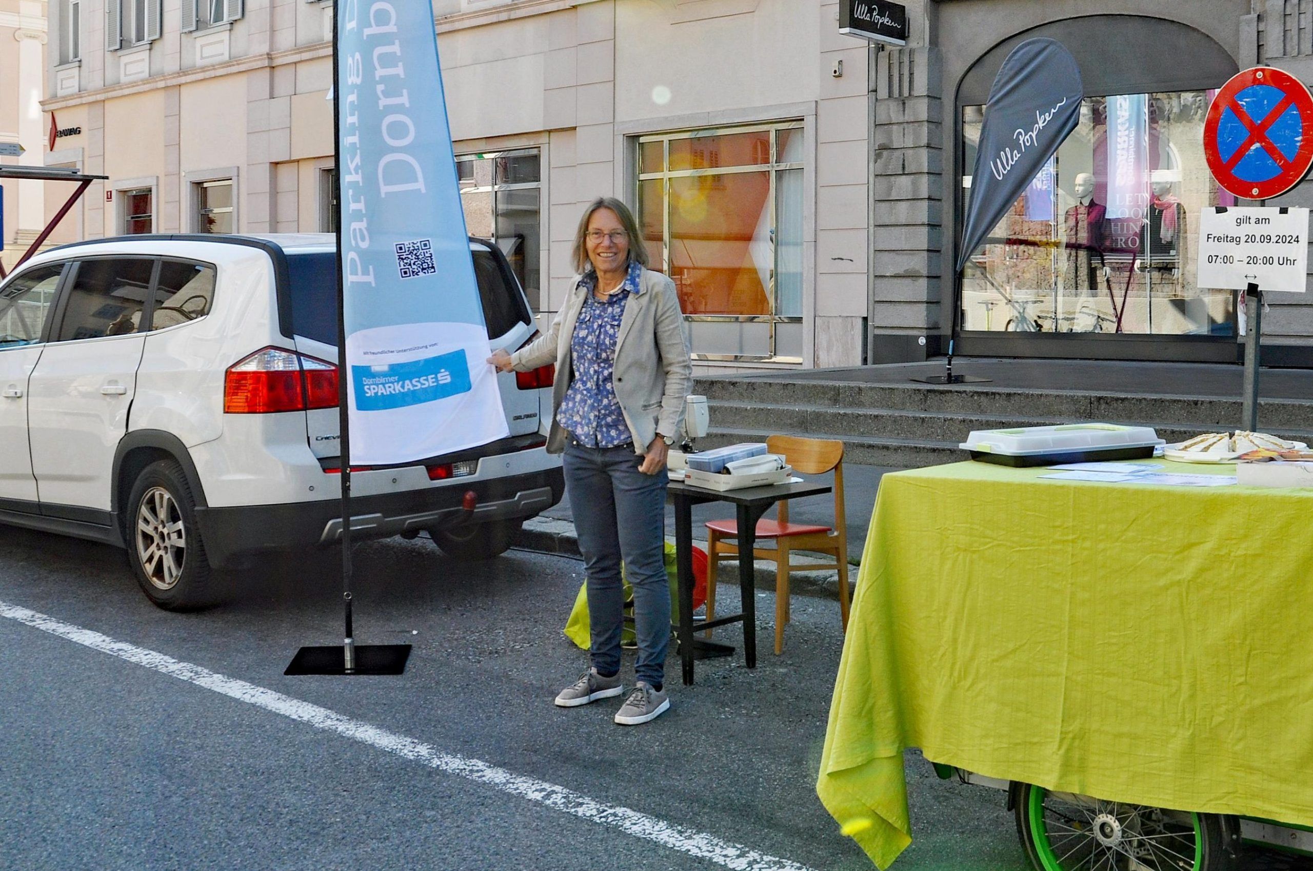 Juliane Alton ärgerte sich darüber, dass zuerst noch einer der beiden reservierten Parkplätze zugeparkt war. - Parking Day Dornbirn 2024