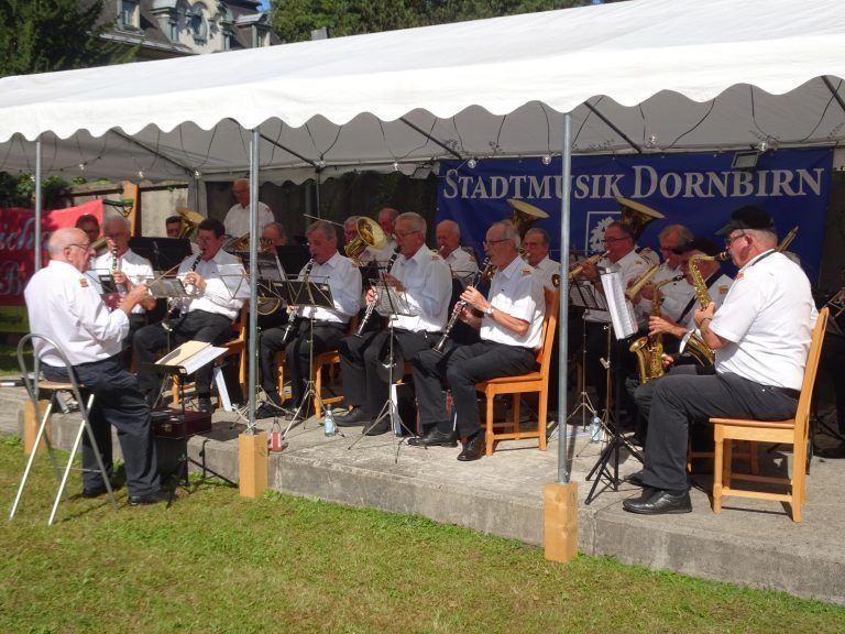 Die 60er Musikanten eröffneten das Klosterfest. - Ein Fest für die ganze Familie - Klosterfest Dornbirn 2024