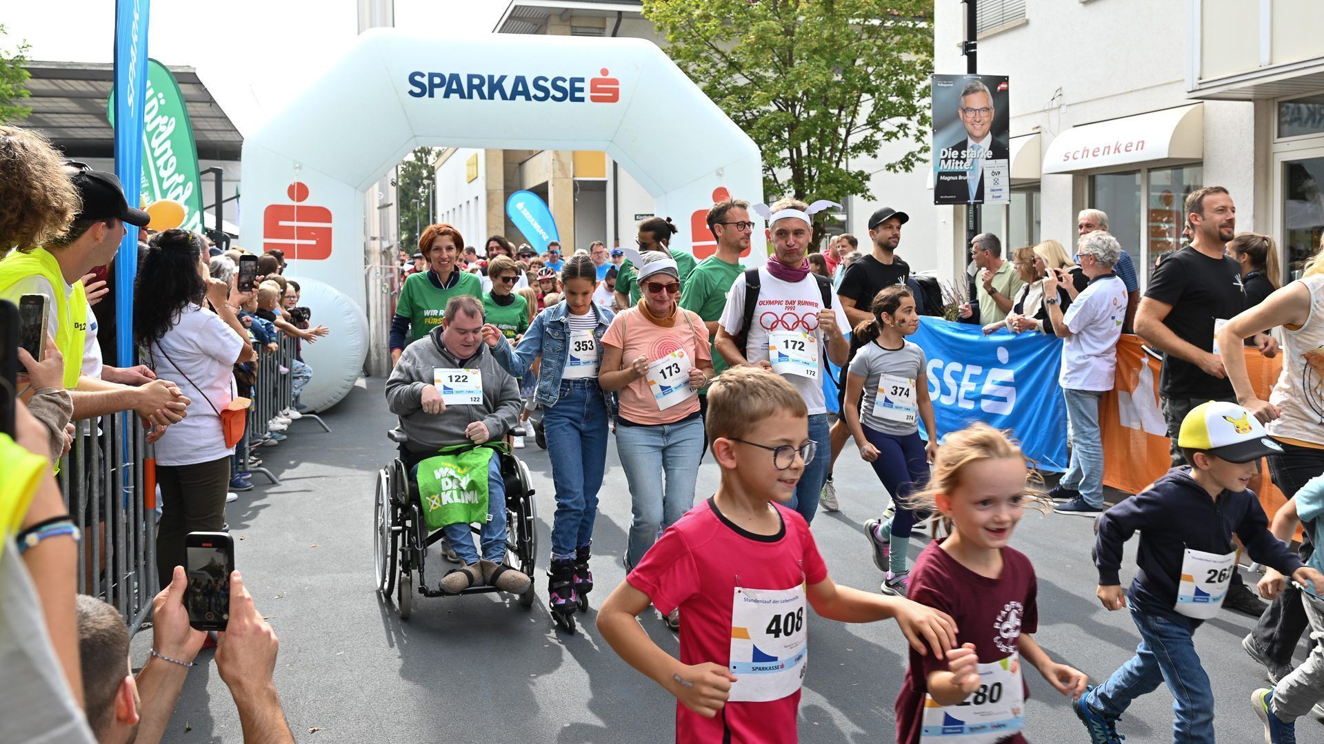 Dorfzentrum ganz in Kinderhand - Dorfzentrum ganz in Kinderhand
