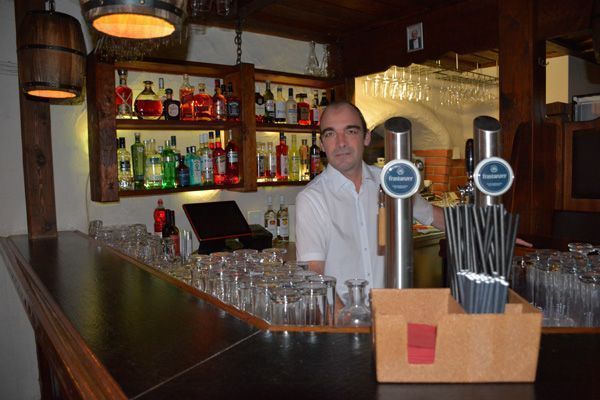 David Weiss an der Bar ©hpschuler - Neuer Treffpunkt in Feldkirch