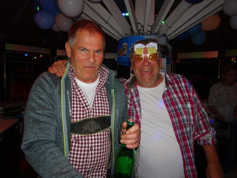 Erich und DJ Geri in Aktion. - Wiesn-Stimmung beim SC Admira Dornbirn - Wiesn-Stimmung beim SC Admira Dornbirn