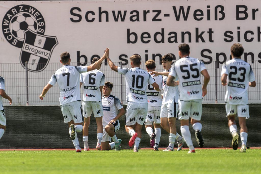 Neuer Look! So sieht das neue schwarz-weiße Trikot der Bregenzer aus