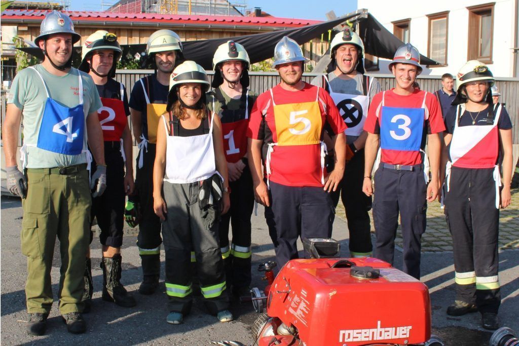 Spaßige Feuerwehr-Challenge für guten Zweck