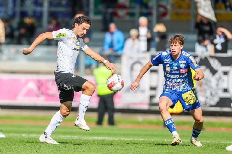 ABD0168_20240929 – HARTBERG – STERREICH: Vesel Demaku (Altach) gegen Maximilian Fillafer (Hartberg) am Sonntag, 29. September 2024, whrend der Admiral Bundesliga-Begegnung, 8. Runde, zwischen TSV Egger Glas Hartberg und Cashpoint SCR Altach in Wolfsberg. – FOTO: APA/RICHARD PURGSTALLER