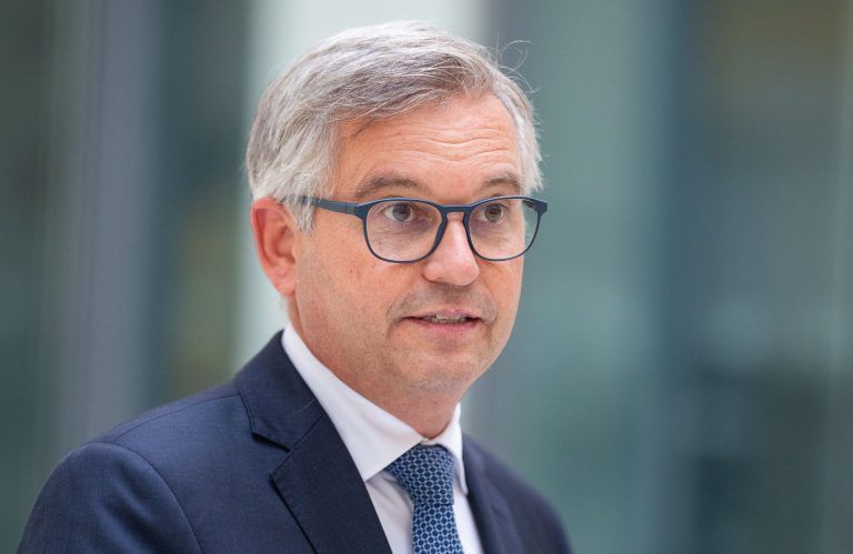 ABD0223_20240917 – WIEN – STERREICH: Finanzminister Magnus Brunner am Dienstag, 17. September 2024, im Rahmen eines Doorsteps im Finanzministerium in Wien nach der Vorstellung der neuen EU-Kommission. – FOTO: APA/GEORG HOCHMUTH