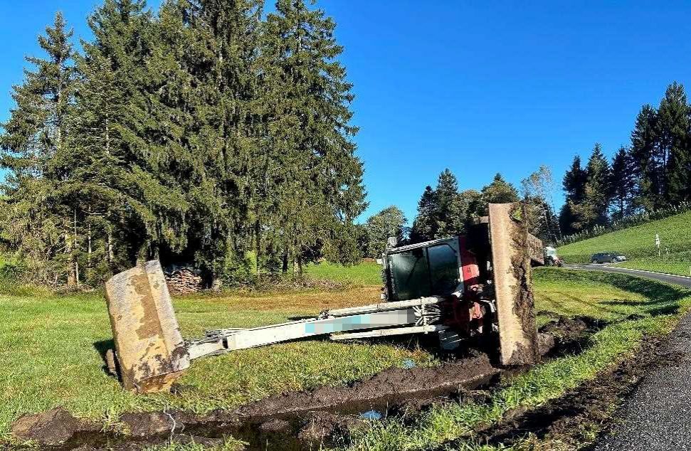 Erst Bagger geklaut, dann damit Unfall gebaut