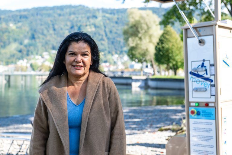 Badelift für barrierefreien Seezugang, Strandbad Bregenz, Bodensee, Firma Pandas, Vertreter ÖZIV
