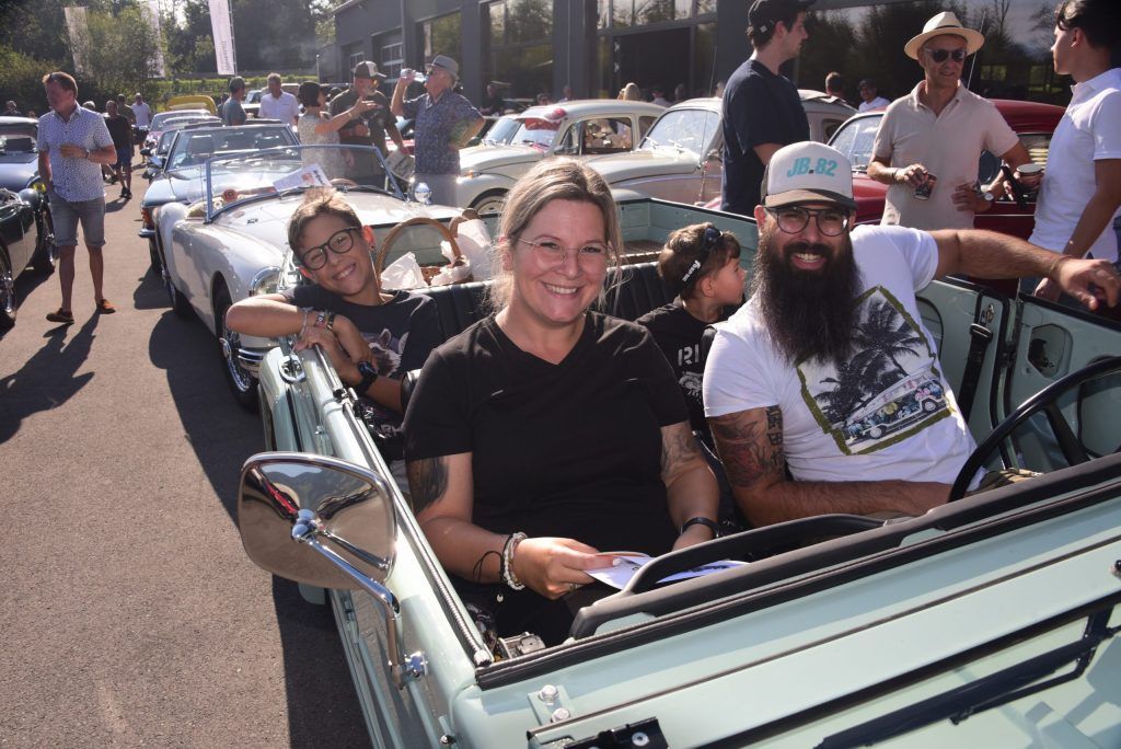 Schöne Autos und spendenfreudige Besitzer
