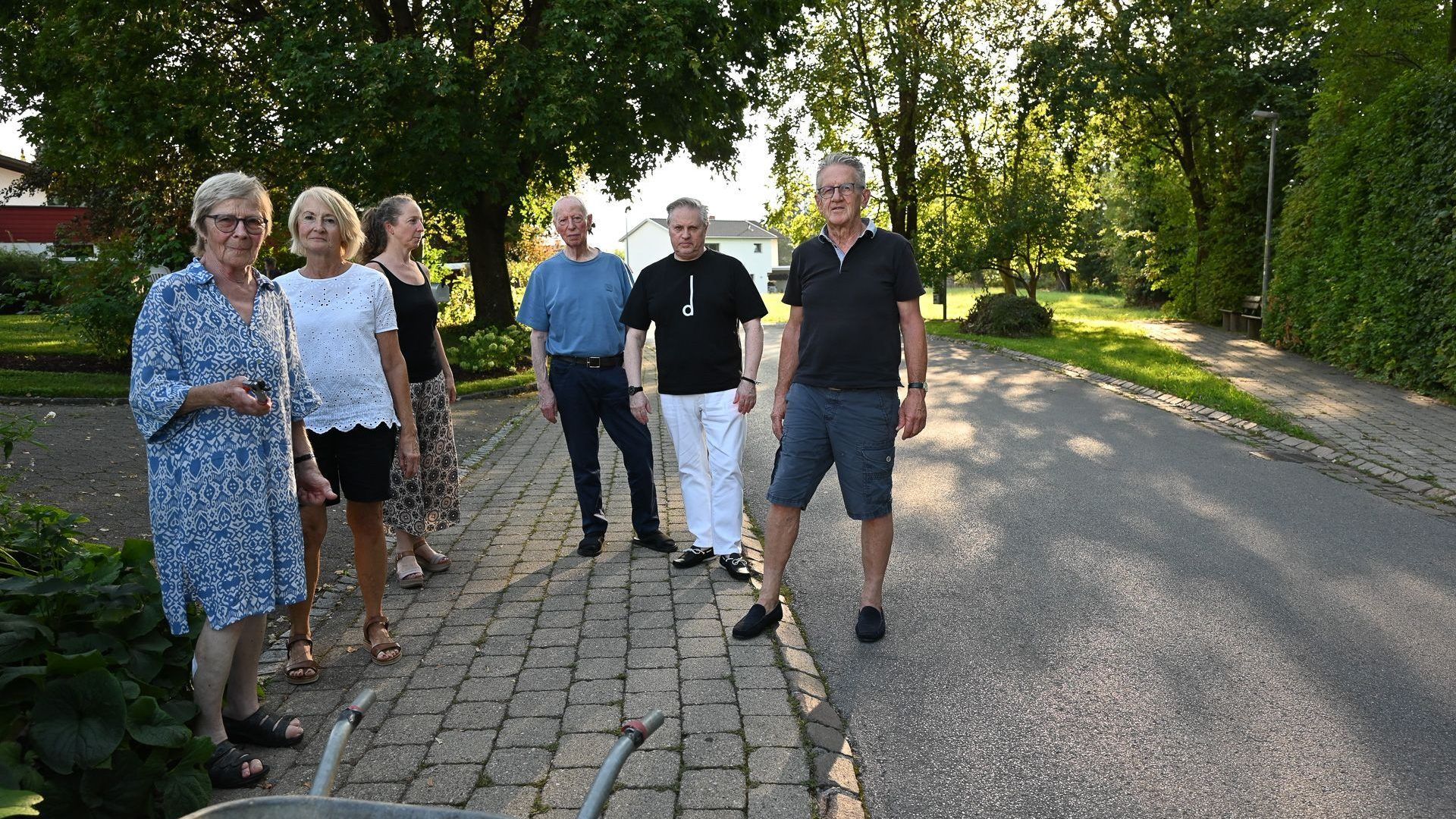 Anrainer vom Bettleweg fordern Maßnahmen zur Verkehrsberuhigung. Zu viel und zu schnell fahrende Autos werden im Bettleweg zum Problem. - © bvs