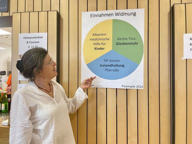 Eröffnung Tisis Flohmarkt mit Eva Hagen