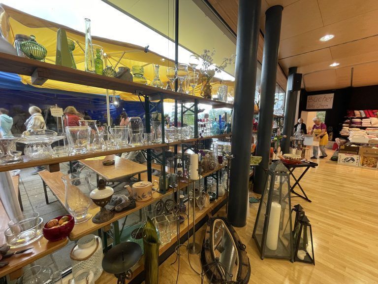 Eröffnung Tisis Flohmarkt mit Eva Hagen