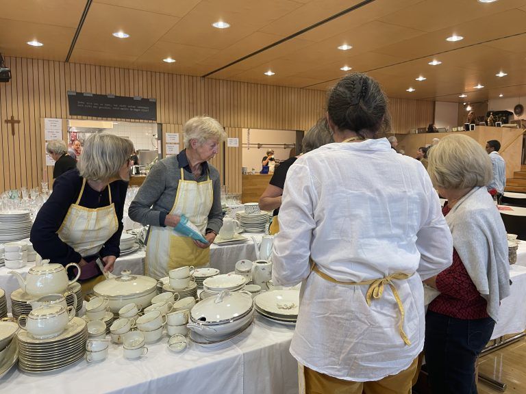 Eröffnung Tisis Flohmarkt mit Eva Hagen