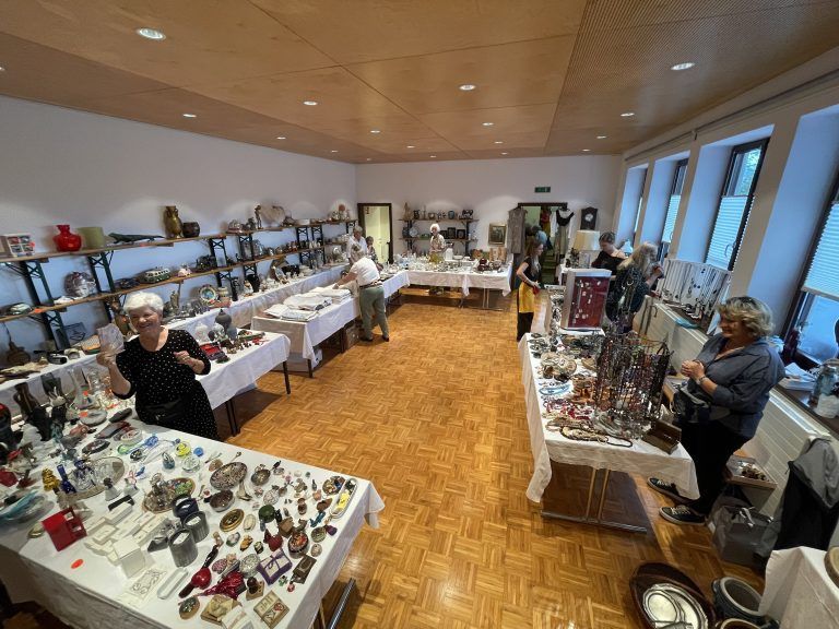 Eröffnung Tisis Flohmarkt mit Eva Hagen