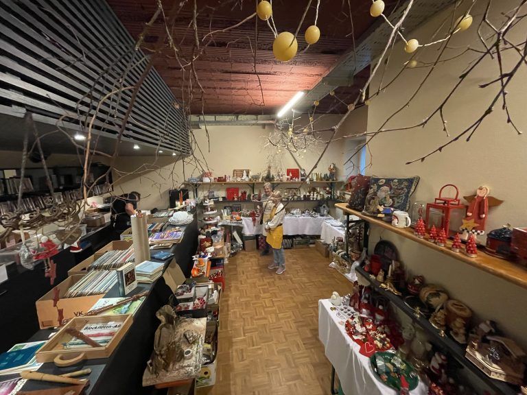 Eröffnung Tisis Flohmarkt mit Eva Hagen