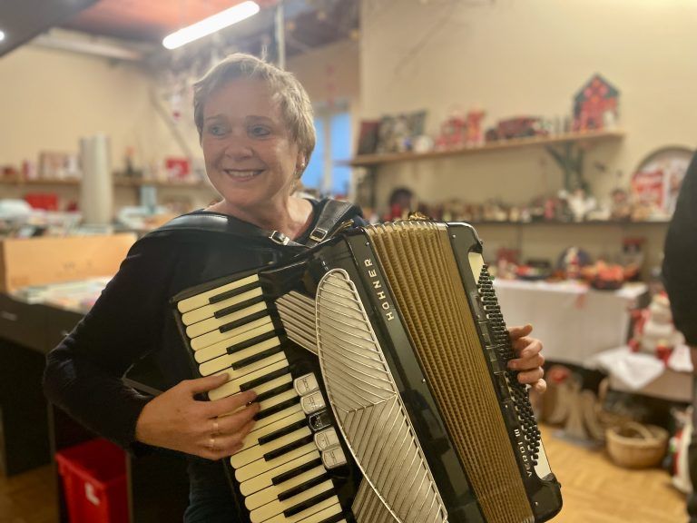 Eröffnung Tisis Flohmarkt mit Eva Hagen