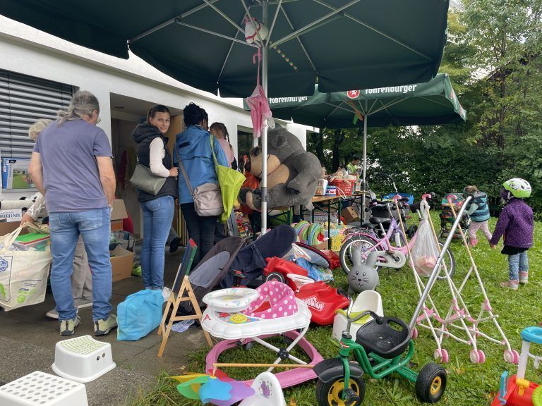 Eröffnung Tisis Flohmarkt mit Eva Hagen