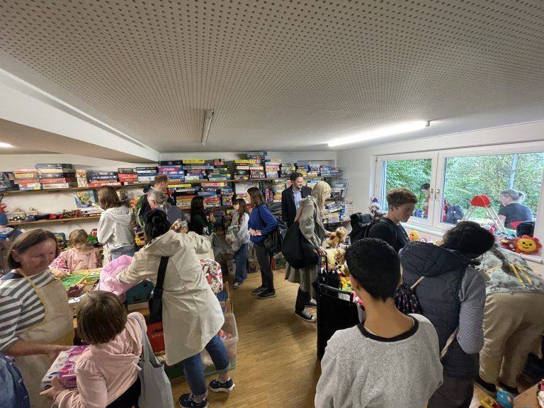 Eröffnung Tisis Flohmarkt mit Eva Hagen