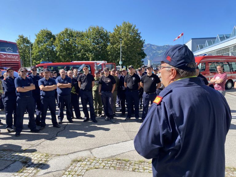 Abreise Feuerwehr nach Niederösterreich