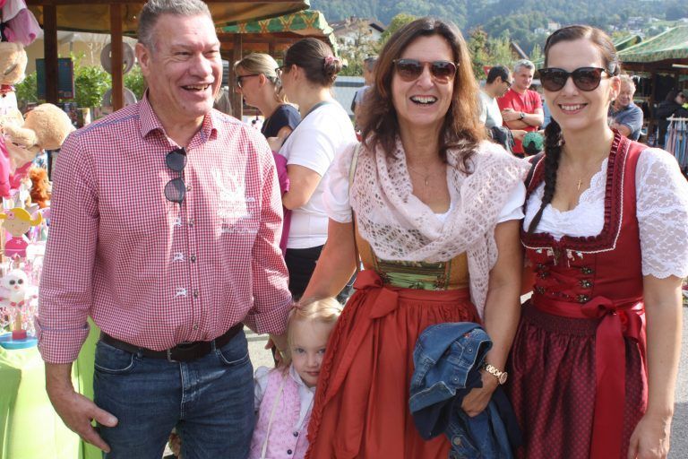 Robert, Mila, Ulrike und Denise hatten bei der Sulner Kilbi jede Menge Spaß. - © VN-TK