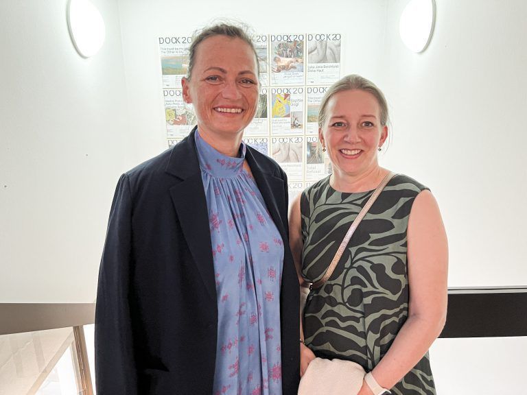 Kulturamtleiterin Nina Fritsch und Leiterin Gudrun Ilg (Familie)
